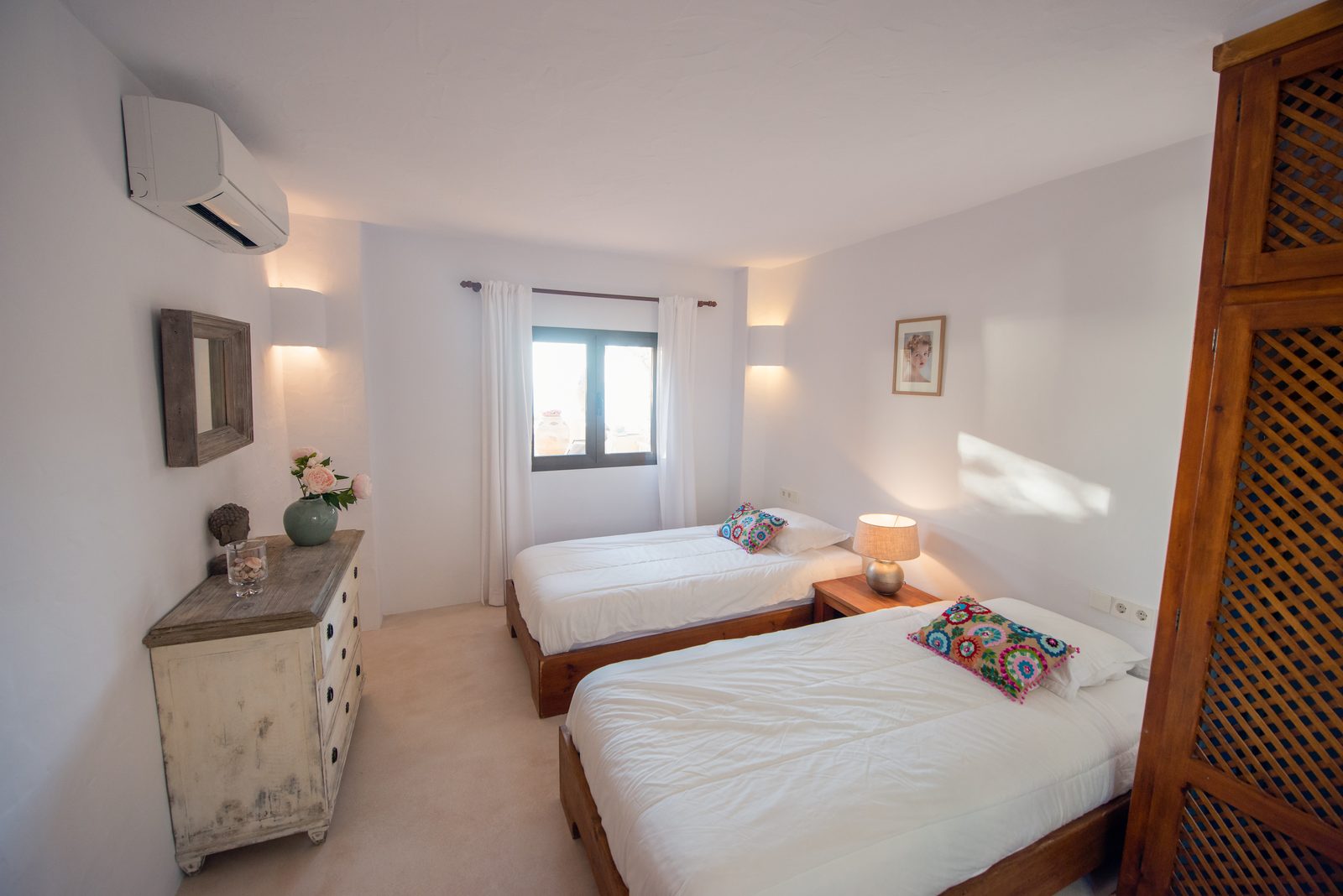 Third bedroom at Can Beteigeuze with twin beds